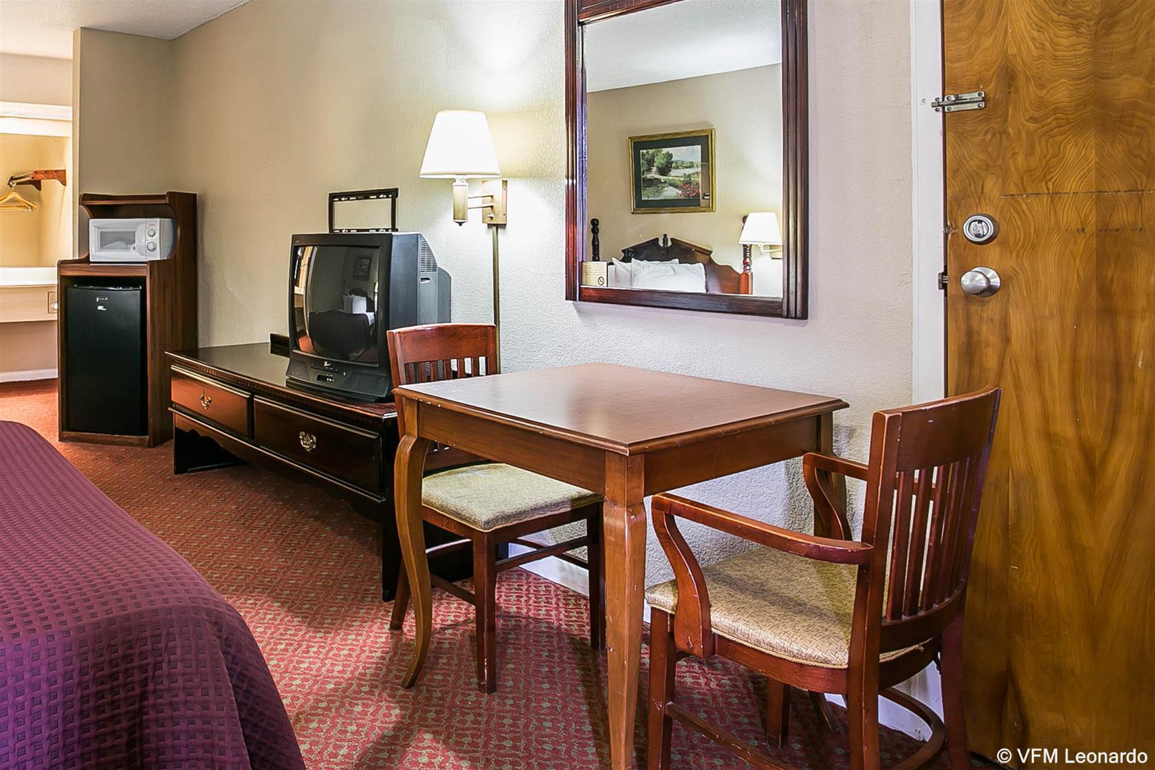 Econo Lodge Augusta, Downtown Экстерьер фото