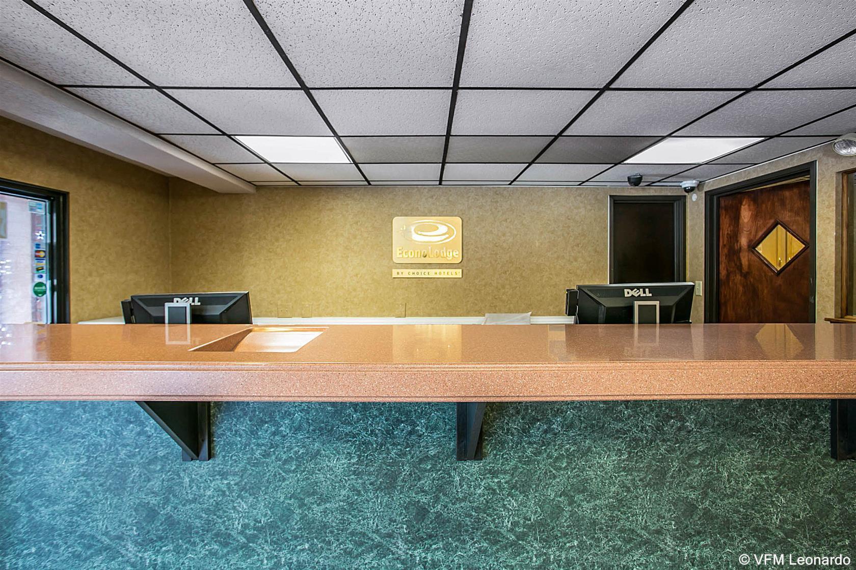 Econo Lodge Augusta, Downtown Экстерьер фото