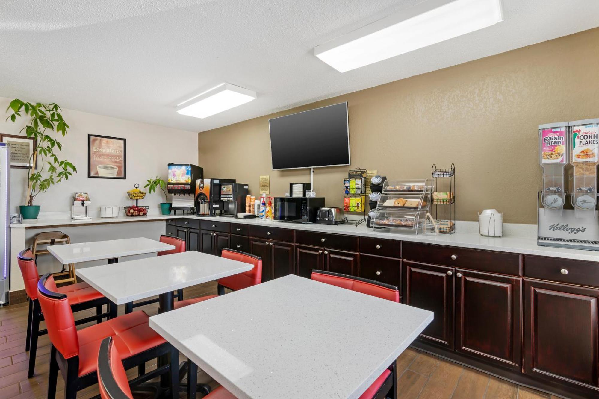 Econo Lodge Augusta, Downtown Экстерьер фото