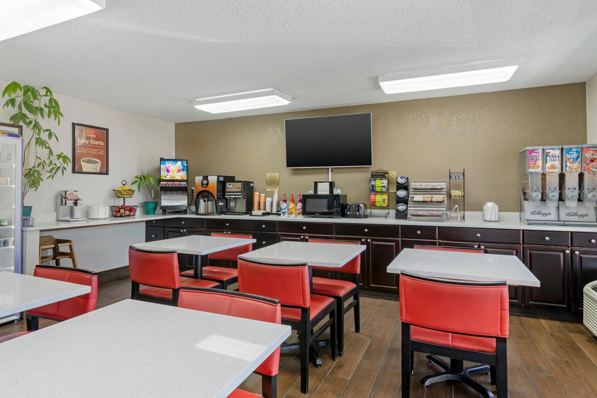 Econo Lodge Augusta, Downtown Экстерьер фото