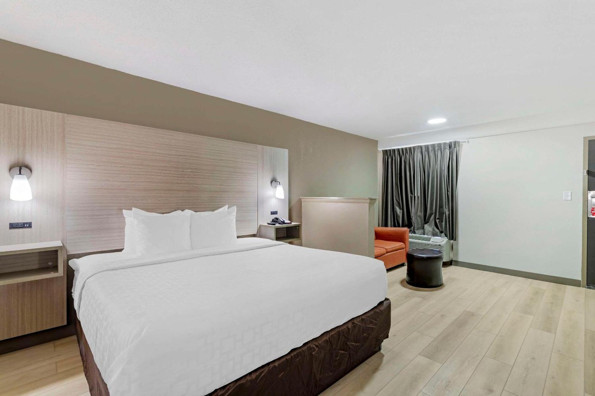 Econo Lodge Augusta, Downtown Экстерьер фото