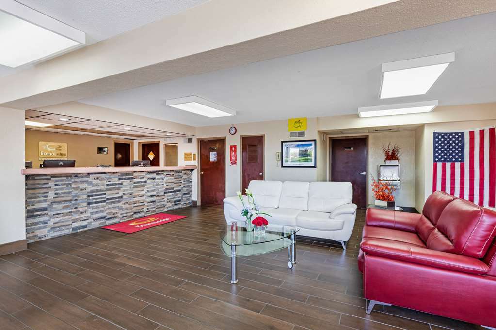 Econo Lodge Augusta, Downtown Интерьер фото